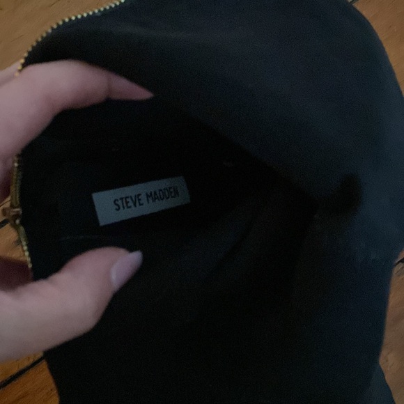 Steve Madden Black leather stiletto heel boot w/gold Zippers on back. New. - Picture 3 of 7